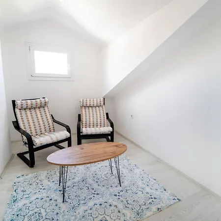 Flat With Mountain View In Apartament